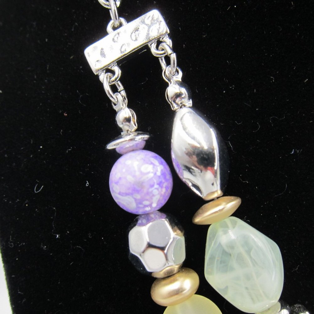 CHICO'S Teardrop Pendant Necklace Silver Hammered Metal Silver Purple Stone NEW - Picture 4 of 8